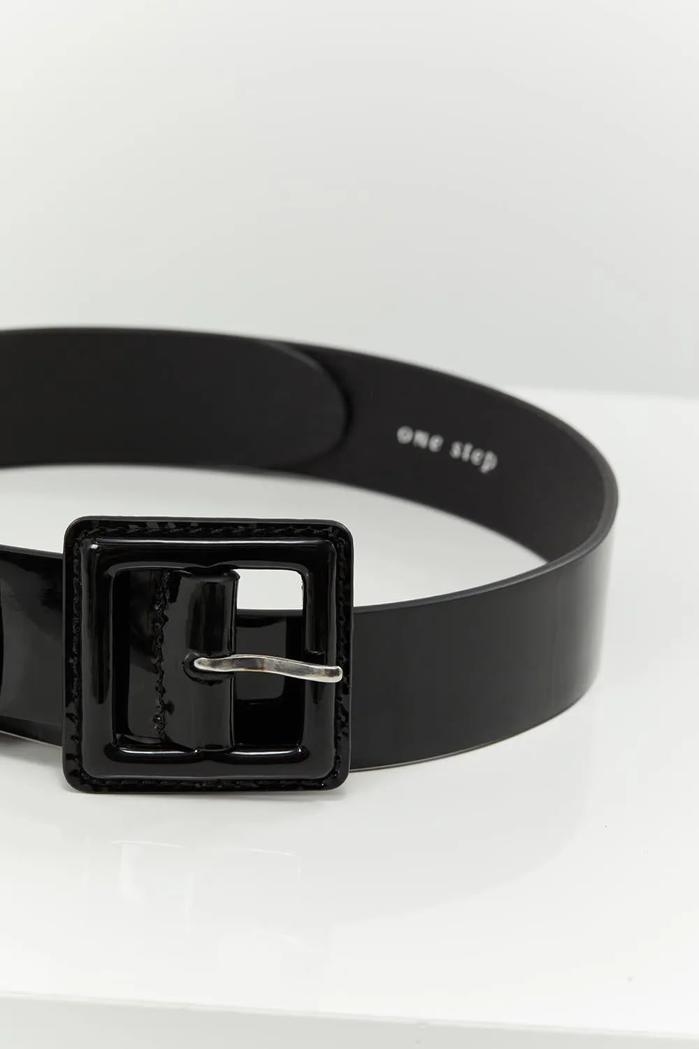 AMAZING - Ceinture noire en cuir verni certifié LWG Gold à boucle carrée
